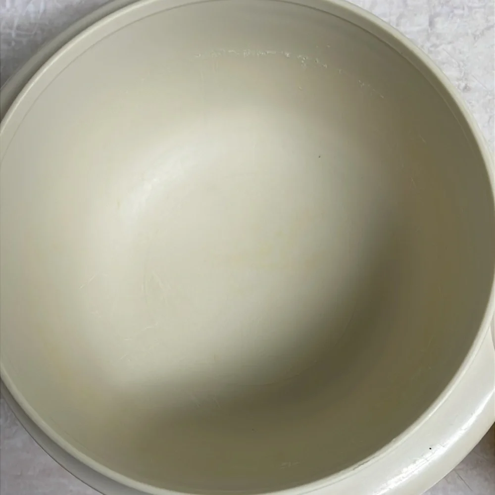 Tupperware Servalier Set of Three Round One Cup Plastic Containers with Lids
